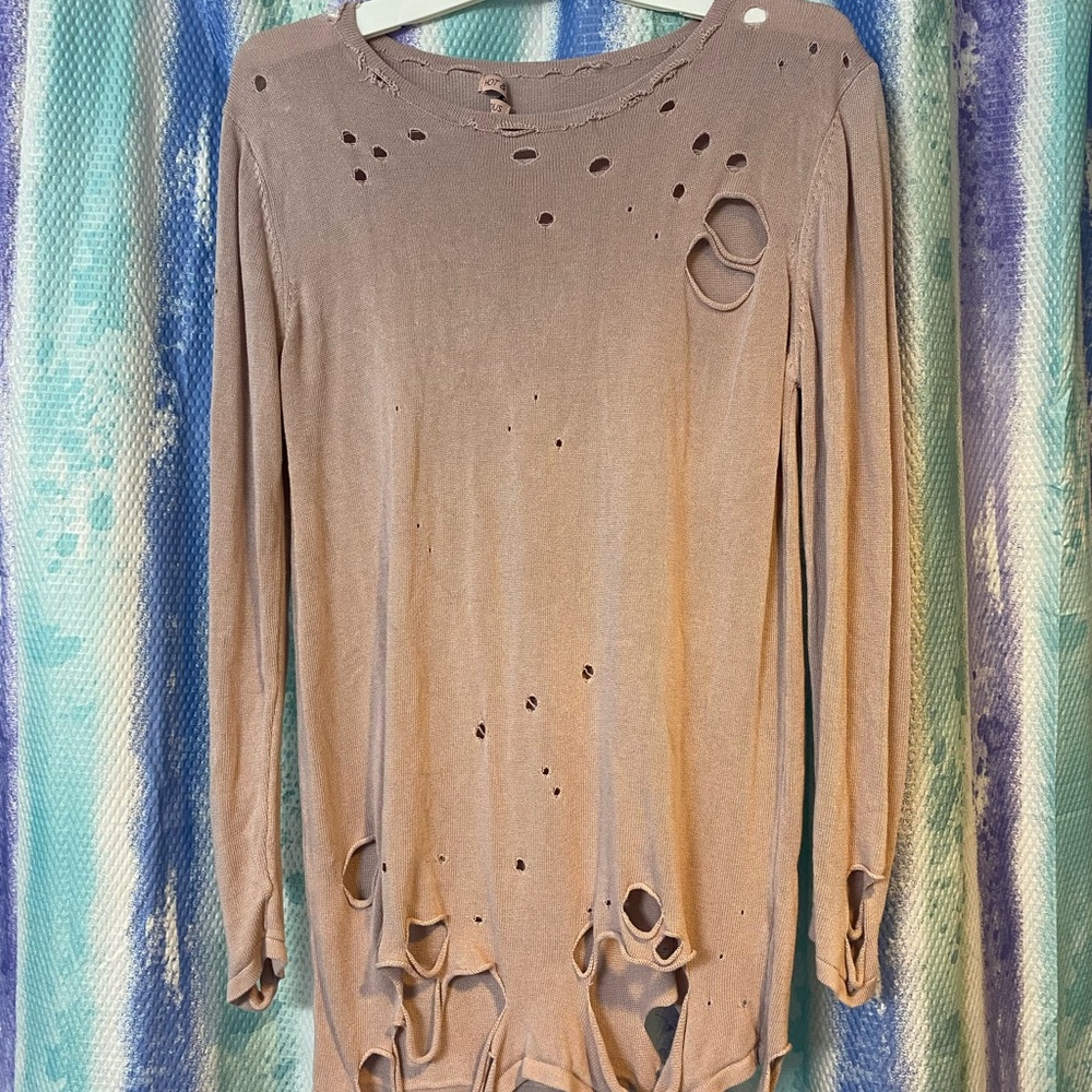 Cut out long sleeve shirt